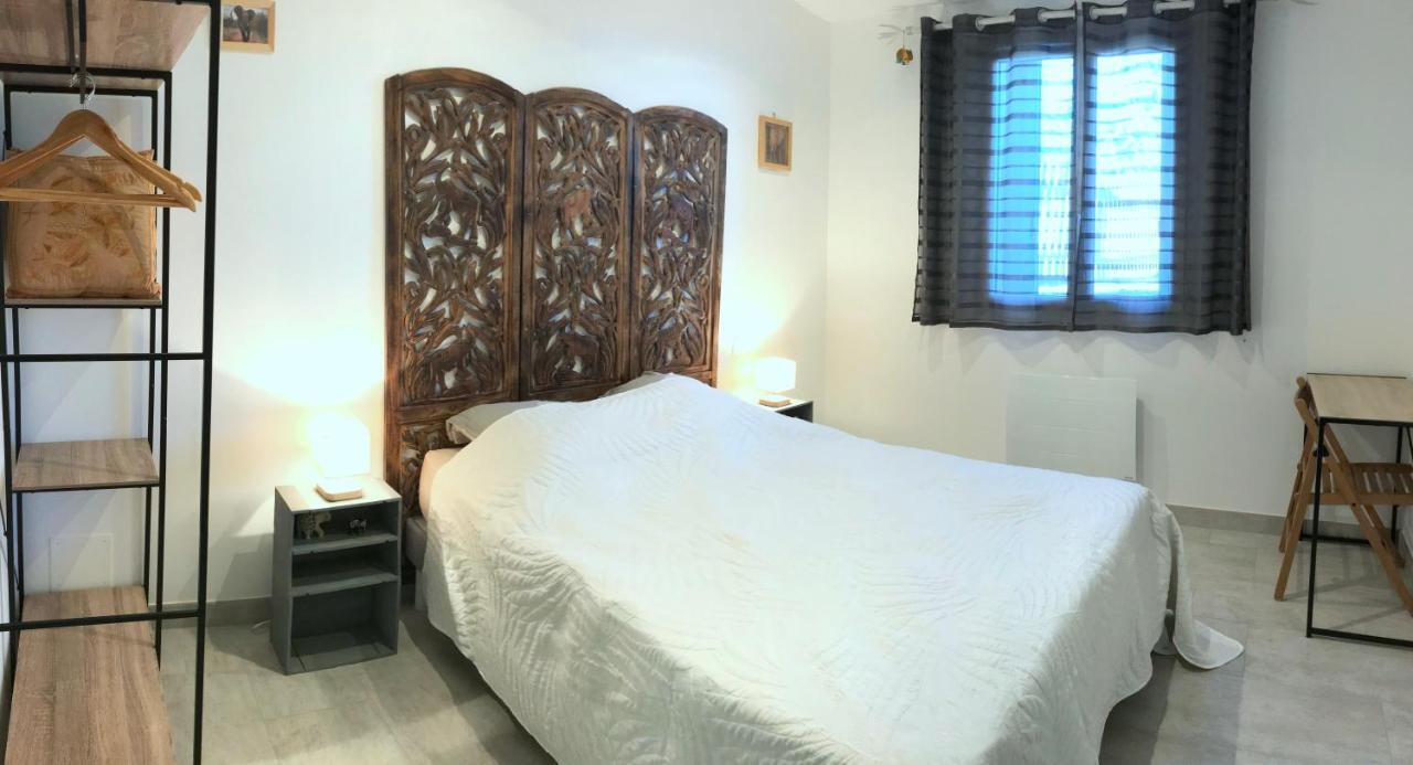 Domaine De La Clotte Bed & Breakfast Roquefort-des-Corbieres Exterior photo